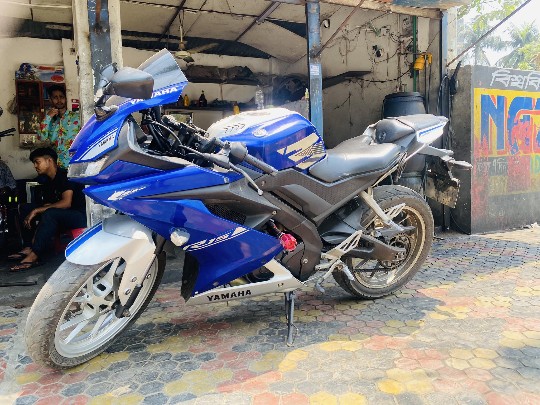 Yamaha R15 V3