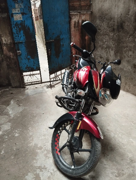 Bajaj Discover 100