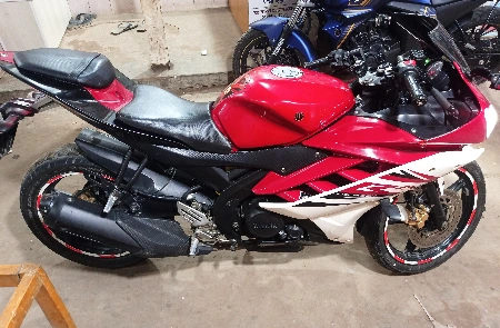 Yamaha R15 V2