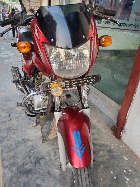 Bajaj CT 100