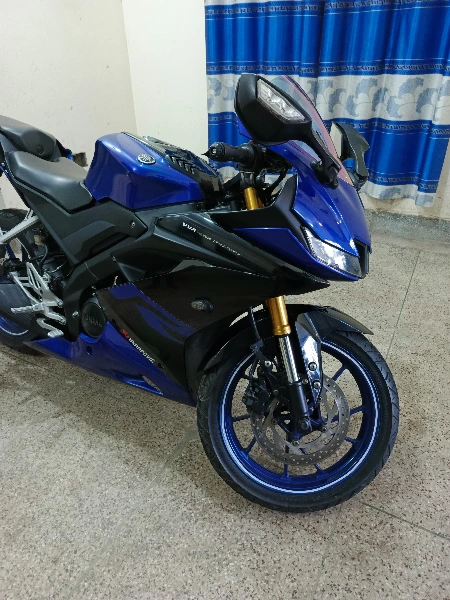 Yamaha R15 V3