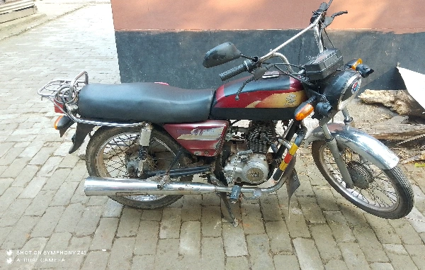 Bajaj CT 100