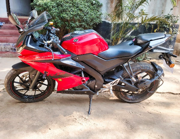 Yamaha R15 V3