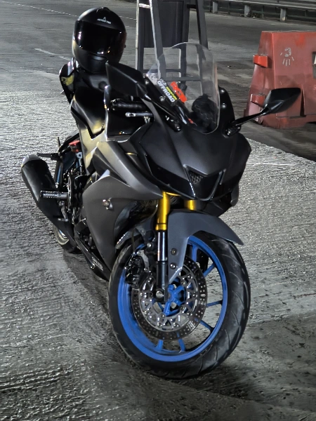 Yamaha R15 V3