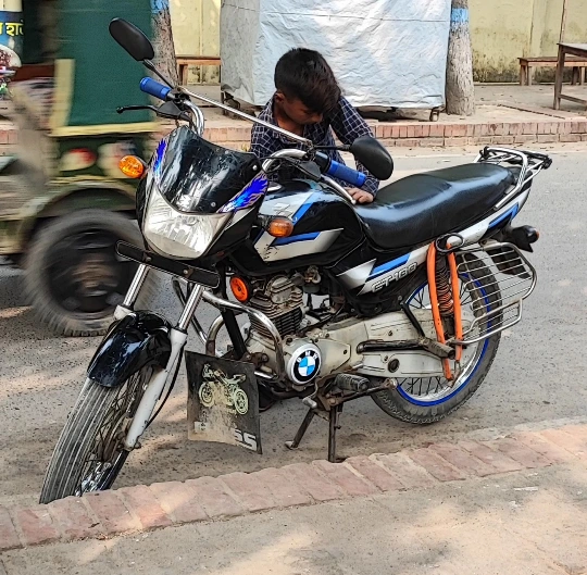 Bajaj CT 100