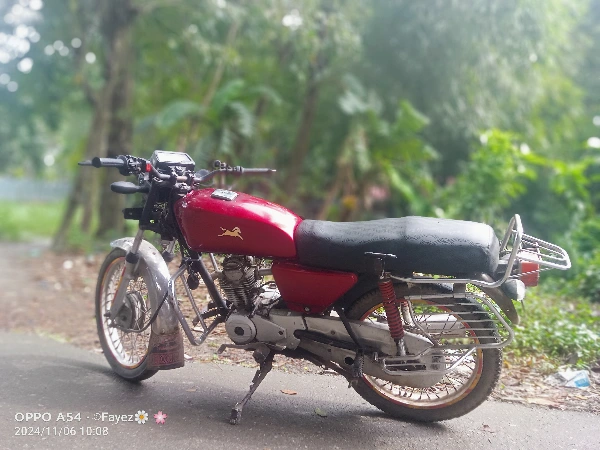 Bajaj CT 100B
