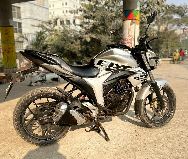 Gixxer Monotone