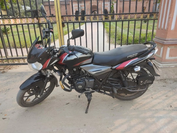 Bajaj Discover 125