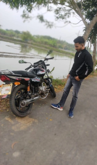 Bajaj CT 100