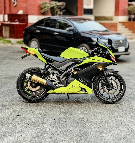 Yamaha R15 V3
