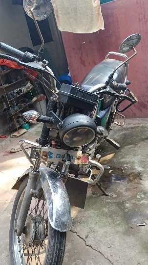 Bajaj CT 100