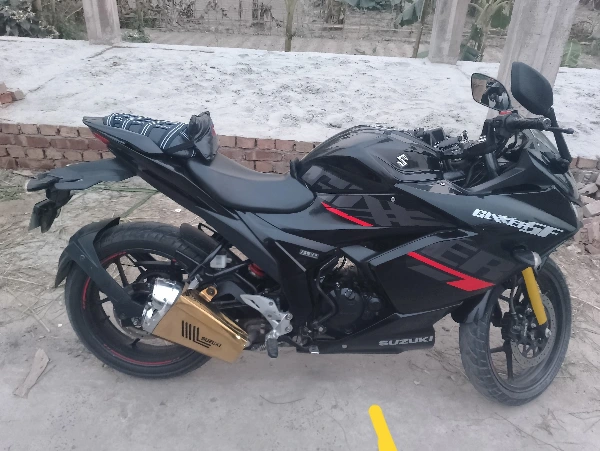 Suzuki Gixxer SF