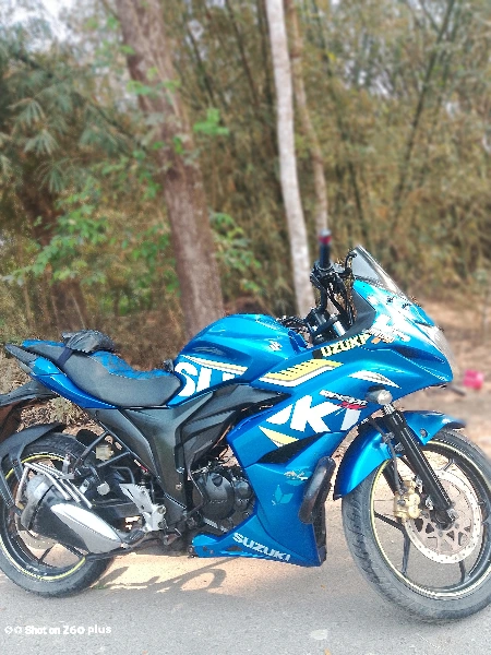 Suzuki Gixxer SF