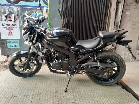 Race Hyosung GT125