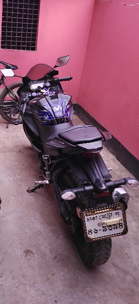 Yamaha R15 V3