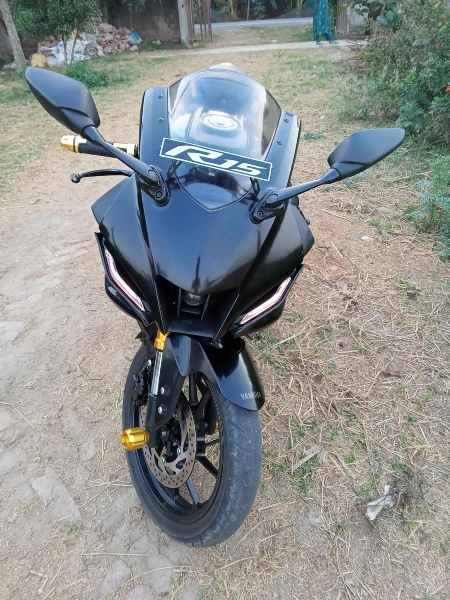 Yamaha R15 V3