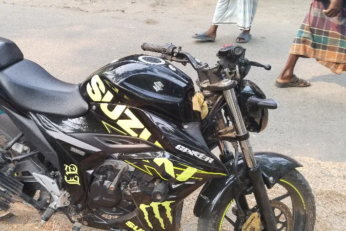 Gixxer FI Double Disc Naked