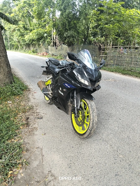 Yamaha R15 V3