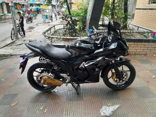 Suzuki Gixxer SF