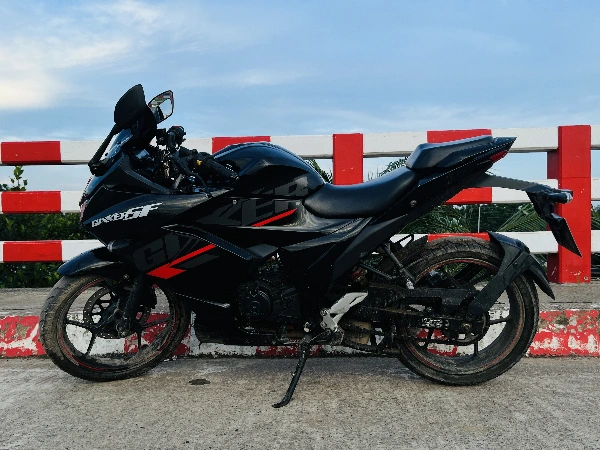 Suzuki Gixxer SF FI ABS