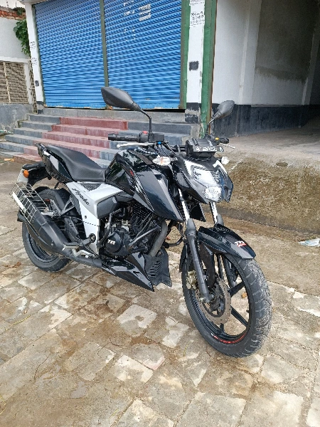TVS Apache RTR 160 4V