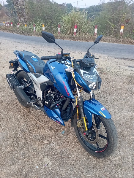 TVS Apache RTR 160 4V SMARTXCONNECT