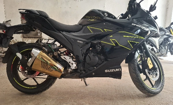 Suzuki Gixxer SF