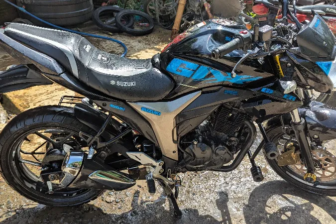 Gixxer Monotone