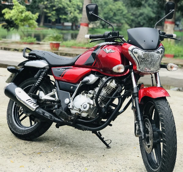 Bajaj V15
