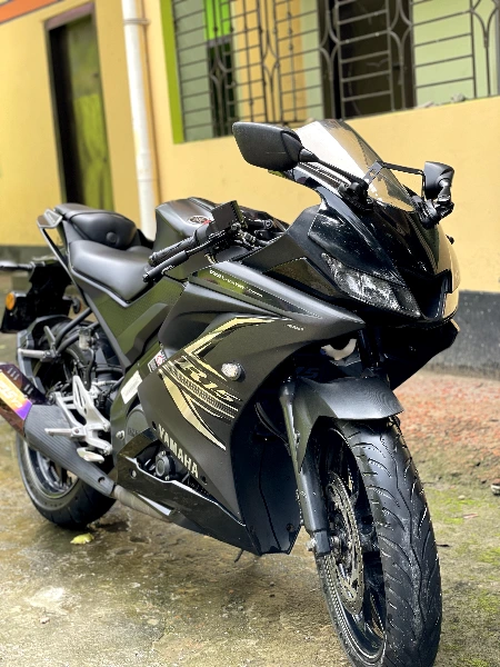 Yamaha R15 V3