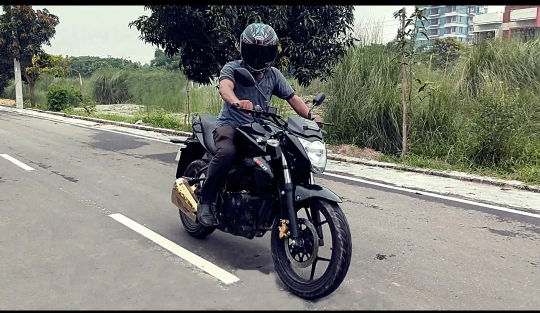 Gixxer Monotone