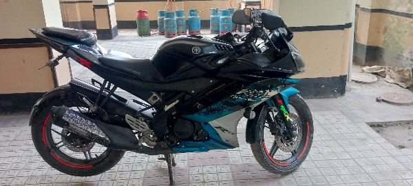 Yamaha R15 V2