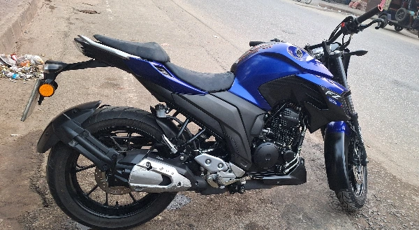 Yamaha FZS FI V4