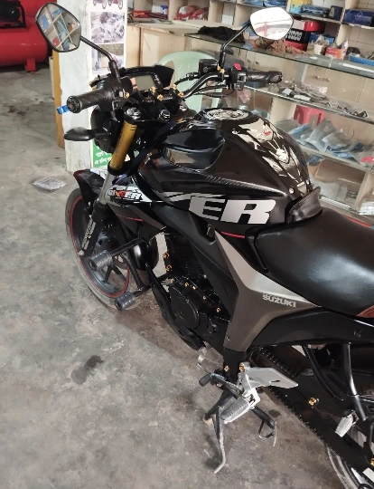 Gixxer Monotone