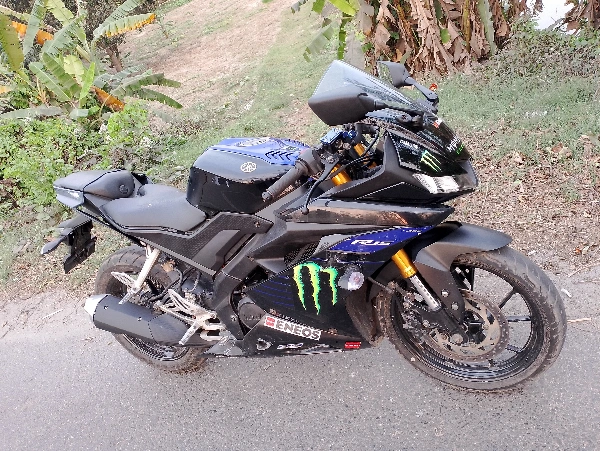 Yamaha R15 V3