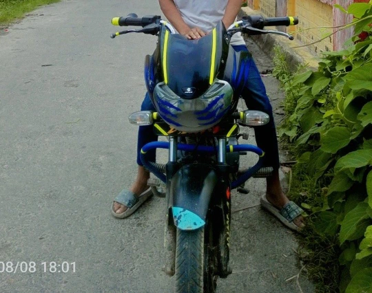 Bajaj Discover 125
