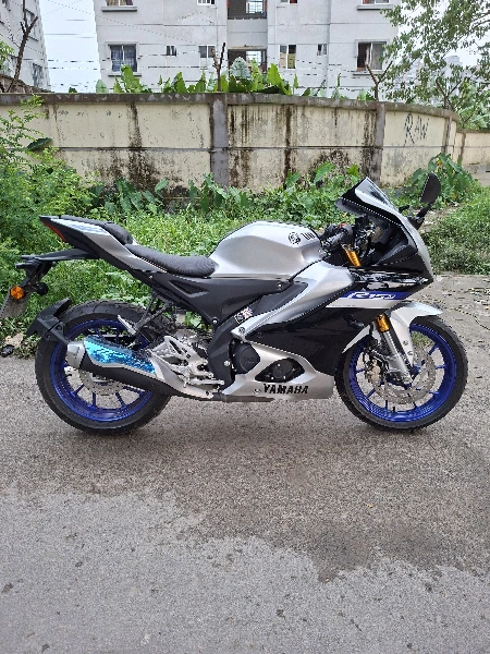 Yamaha R15M