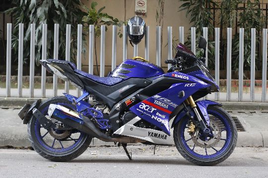 Yamaha R15 V3